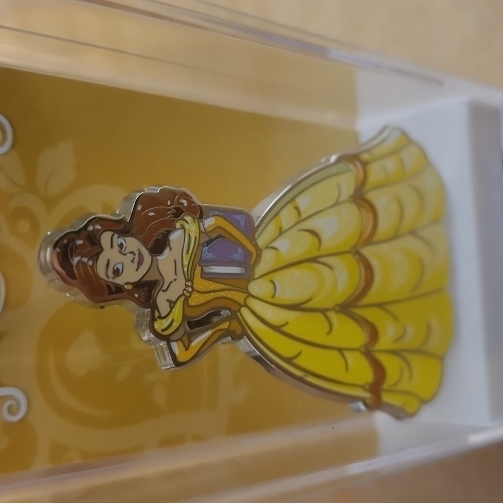FiGPiN Belle #226 Disney Beauty and the Beast Princess Collectible Pin NWT - Picture 4 of 8